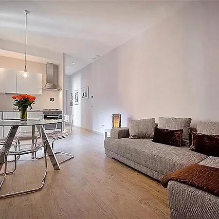 Momo Vatican Appartement